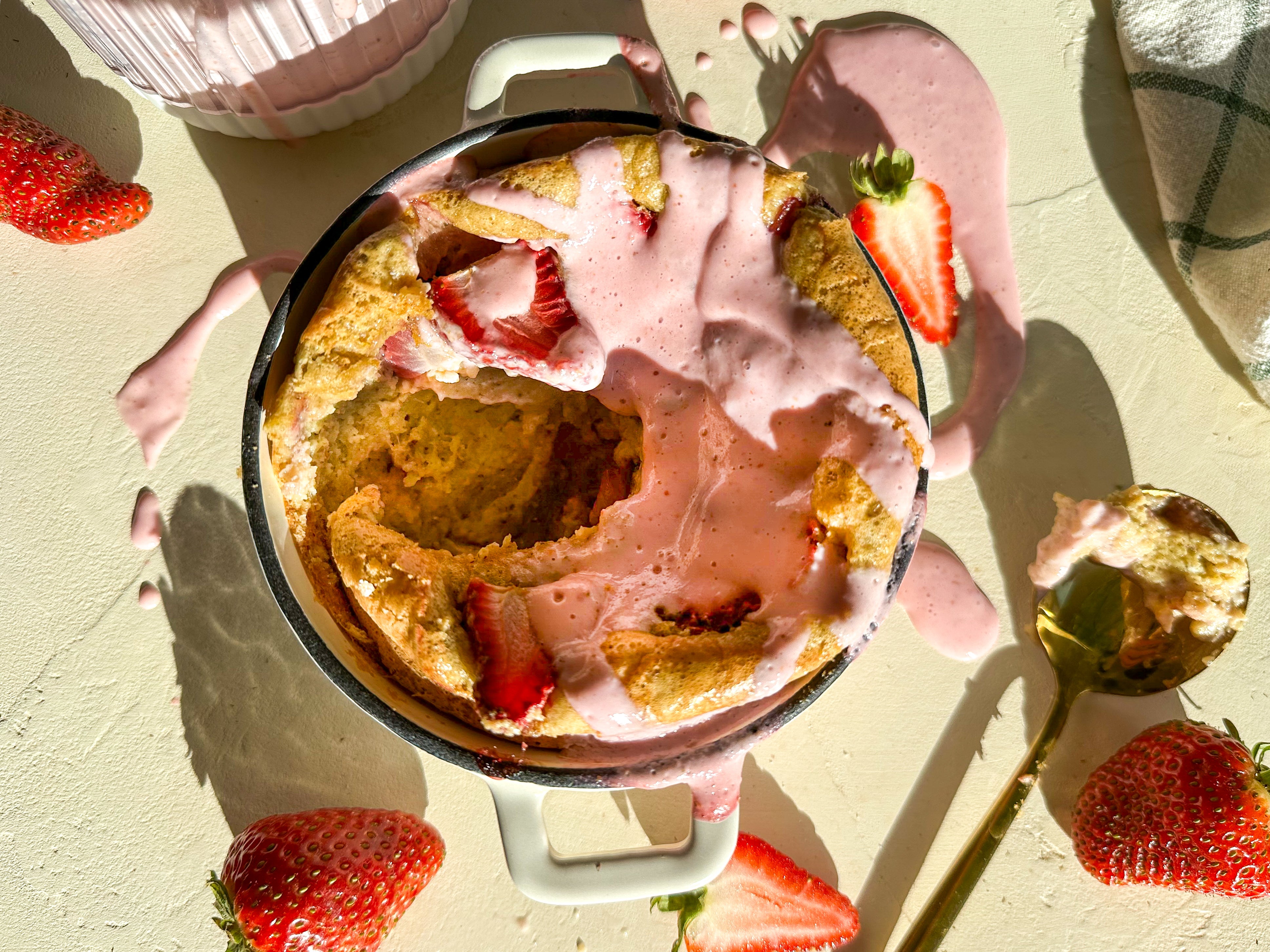 Strawberry Cupcake Baked Oats Recipe