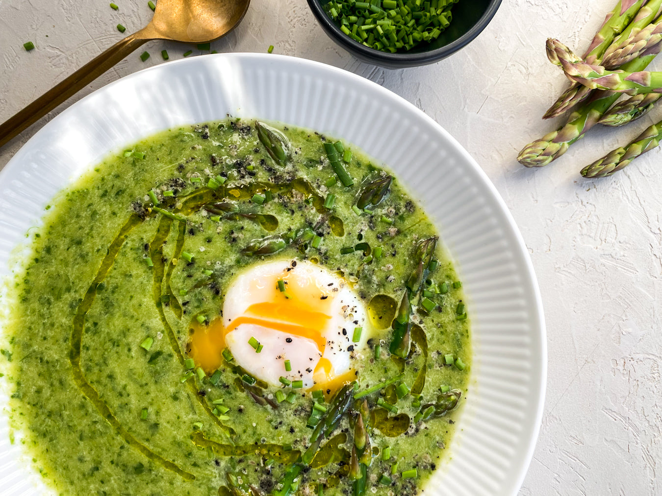 Green Goddess Asparagus Soup with Poached Egg Recipe