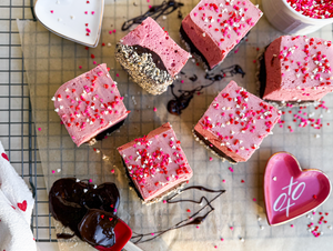 Chocolate-Dipped Strawberry Marshmallows